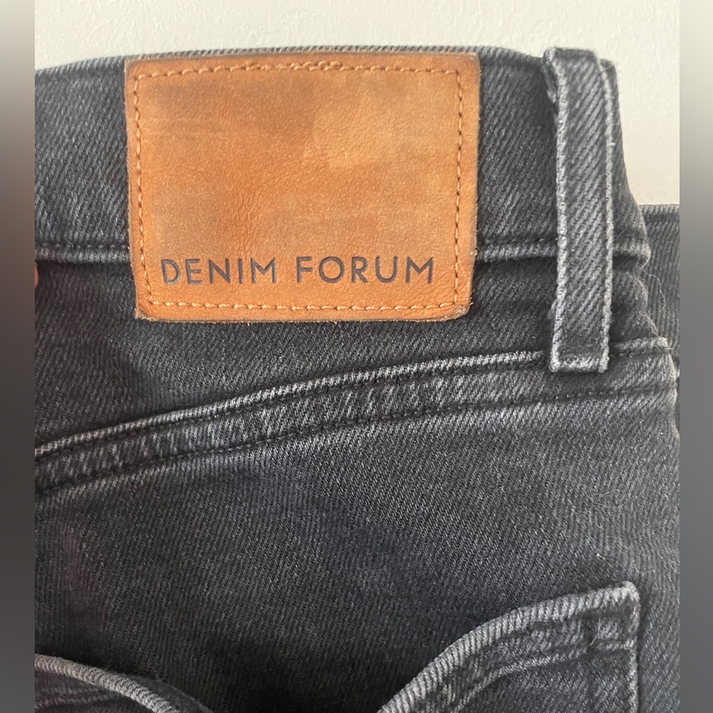 Denim Forum ARLO HIGH RISE STRAIGHT size 27 Black Jeans High-Quality.